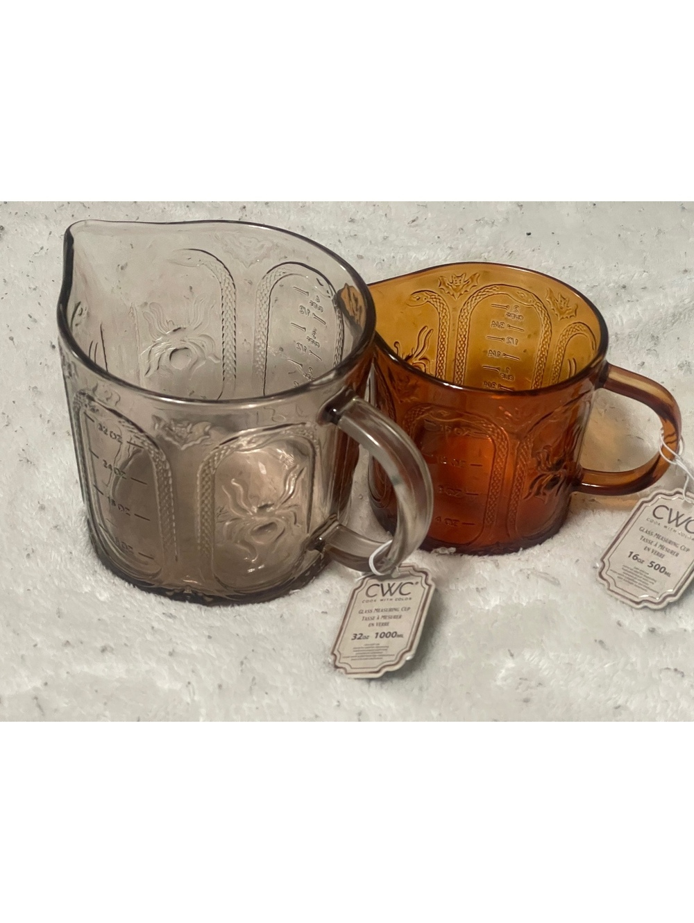 CWC Halloween Glass Measuring Cups 16oz 32oz Set Amber Gray Bats Spiders NWT